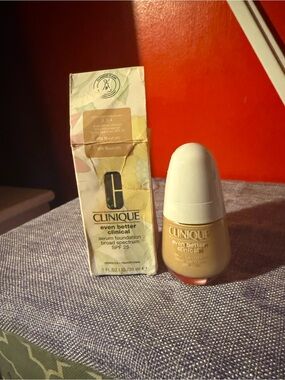 Clinique Even Better Clinical Serum Foundation SPF 25 — Beige/Tan